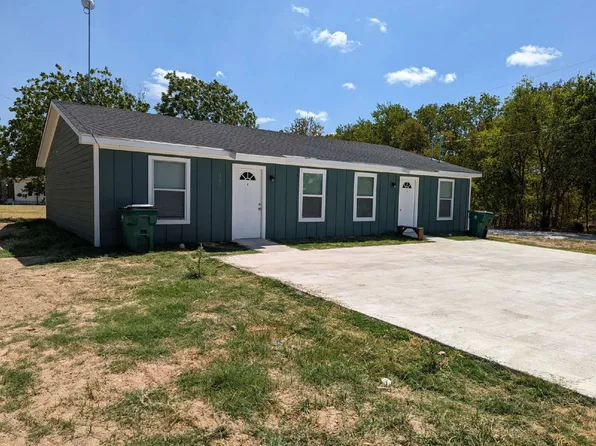 301 E Bowie Ave #A, Mart, TX 76664