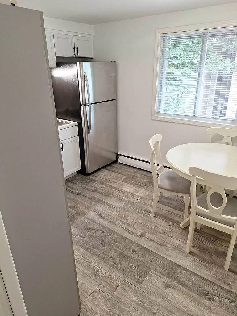 204 Ostrom Ave — Photo 2