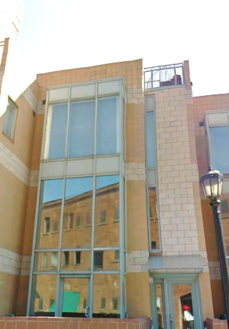 1407 W 10th St #3D photo 1