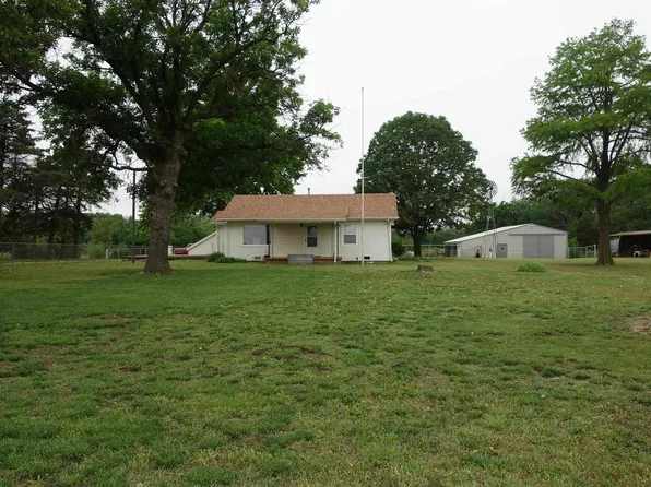 1457 N Meridian Rd, Peck, KS 67120