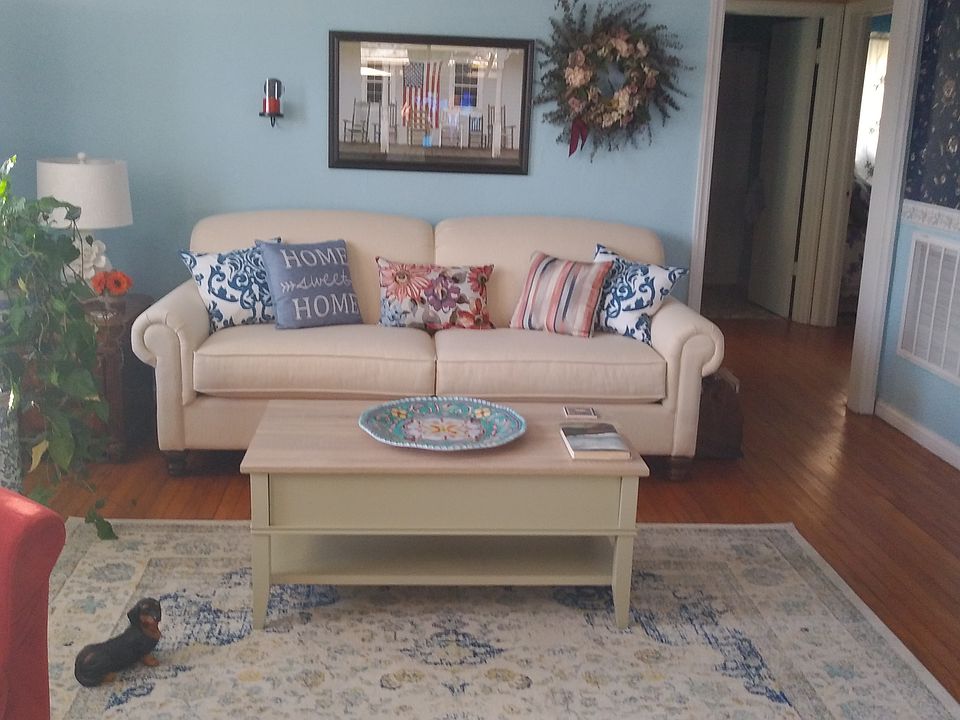 1st image of 603 3rd St E
