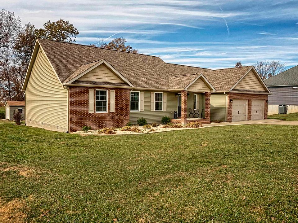 1st image of 1814 Colonial Dr