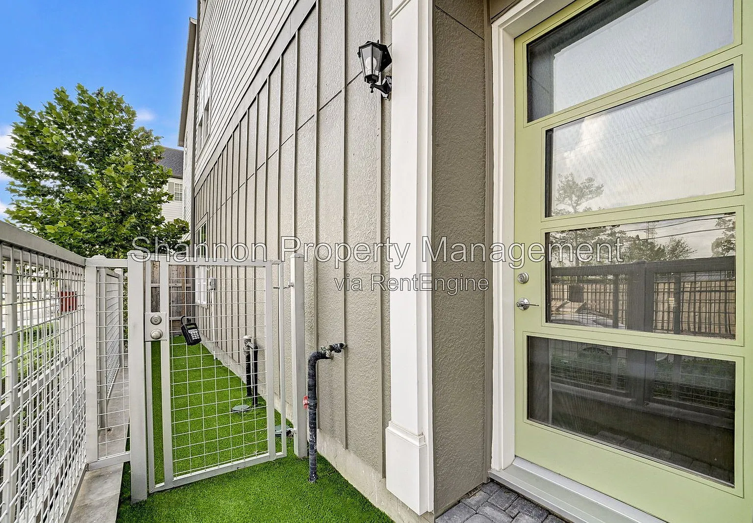 3 bed, 3.5 bath, 2318 sqft, $3,225 — Photo 3