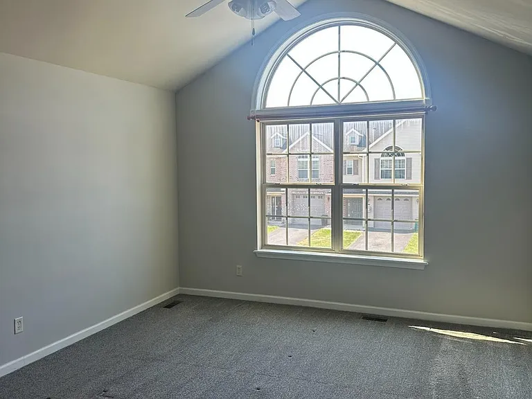 250 Meriweather Dr — Photo 10