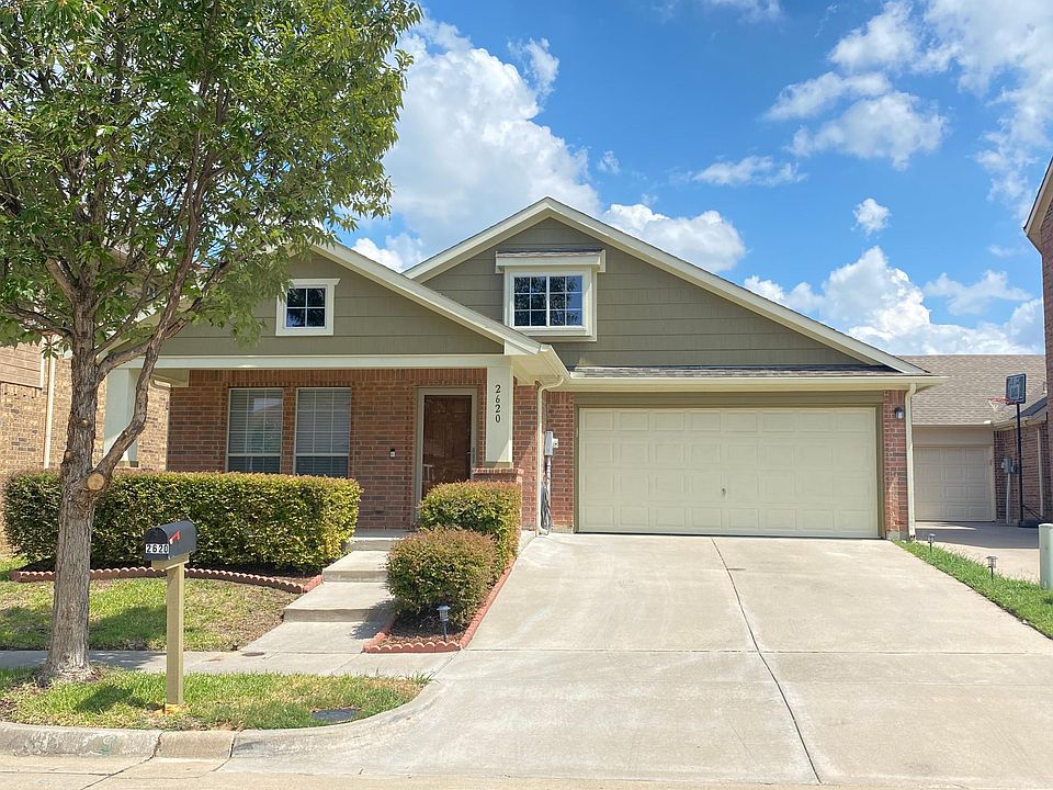 1st image of 2620 Blackstone Dr
