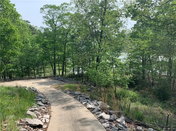 Edgewater Rd #9, Rogers, AR 72756