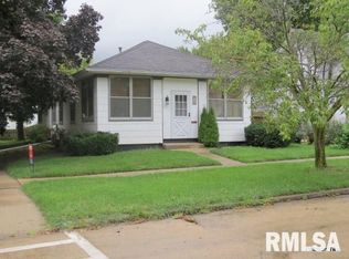 411 S Genesee St, Morrison, IL 61270