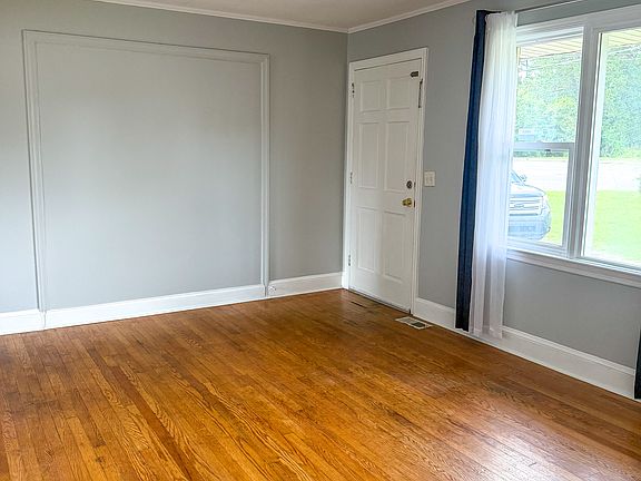 5th image of 3501 Highmarket St #B