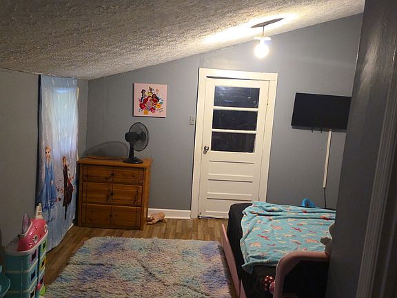 2nd image of 531 Smith St