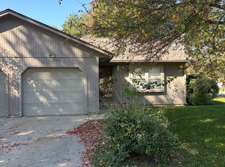 1905 S Ridge Dr, Coralville, IA 52241