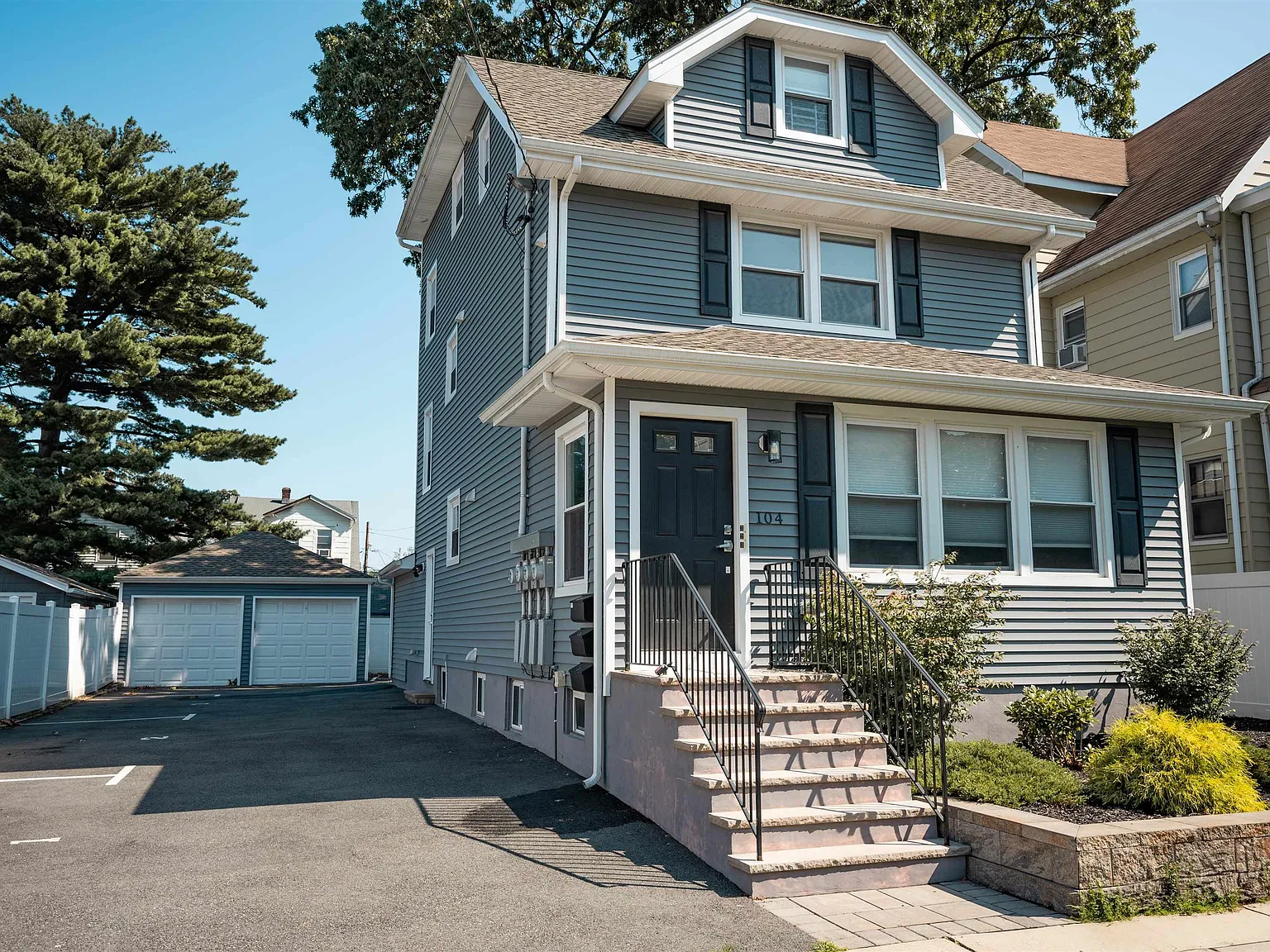 1 bed, 1.0 bath, $2,100 — Photo 1