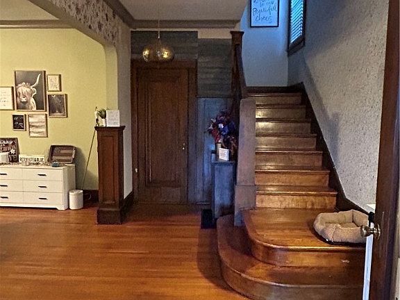 3rd image of 4967 Jefferson St