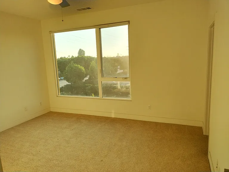 135 W Live Oak Ave #E — Photo 16