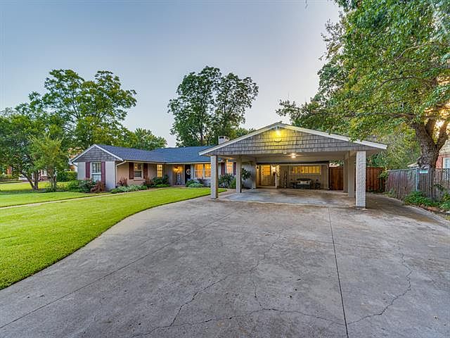 1st image of 203 Overhill Dr