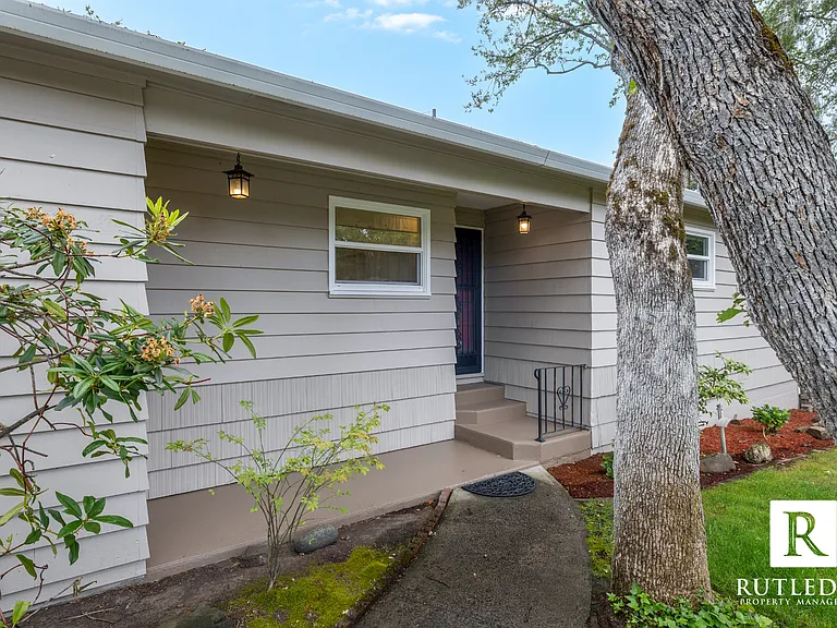 2000 Westerlund Dr — Photo 5