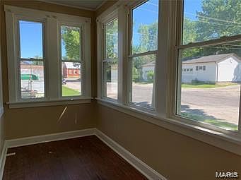 4th image of 108 Rau St