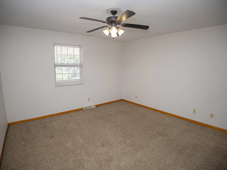 305 Tanner Bridge Ct #B — Photo 15