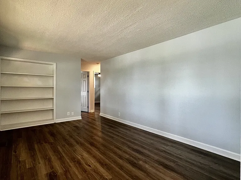 206 Orleans Dr — Photo 9