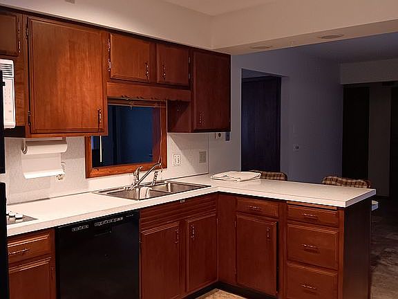 5th image of 831 W Ardussi St