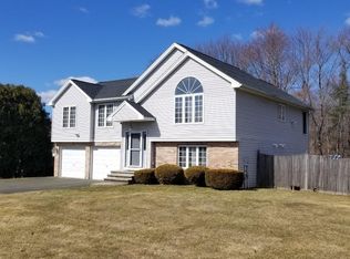 15 High Meadow Rd, Agawam, MA 01001