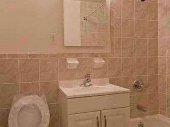 5th image of 245-20 Grand Central Pkwy #3B