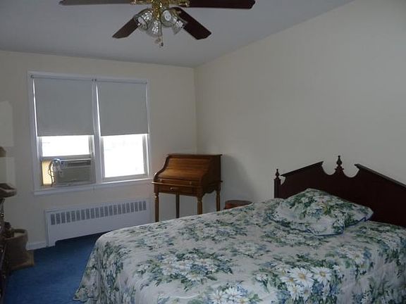 5th image of 5 Arlington St APT 1B