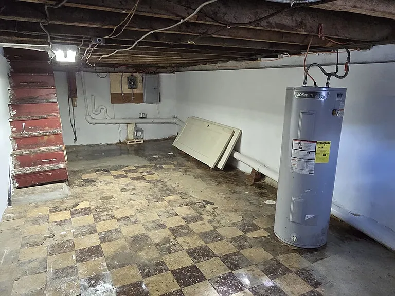 3513 Dillman St — Photo 10