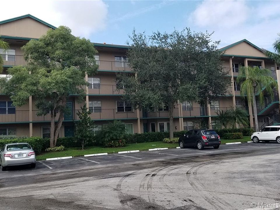 1st image of 900 SW 125th Way #305