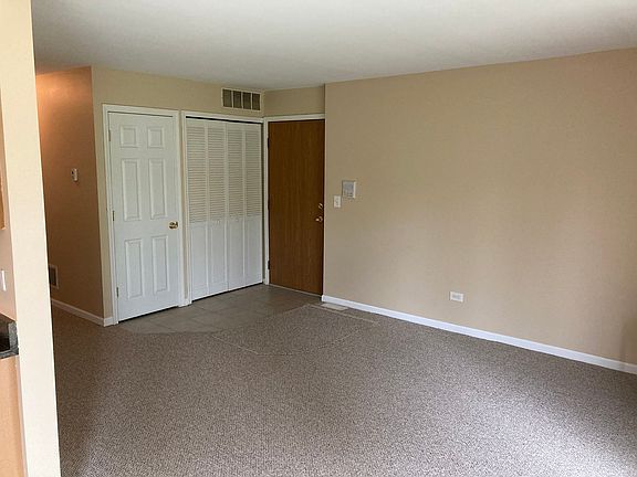 4th image of 346 Wilmington Dr #1B