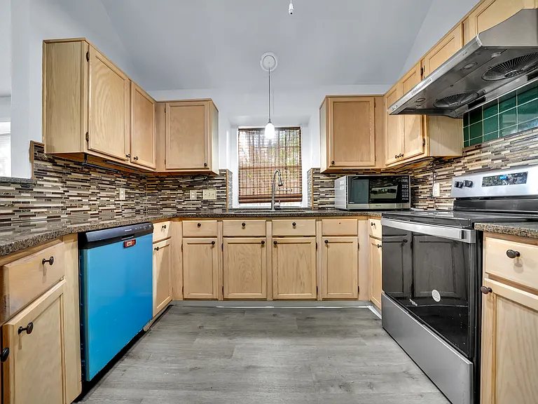 1802 Pendleton Rd — Photo 24