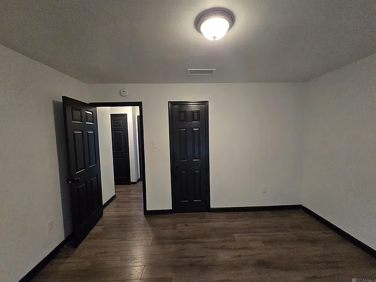 947 Grebe St #4 — Photo 9