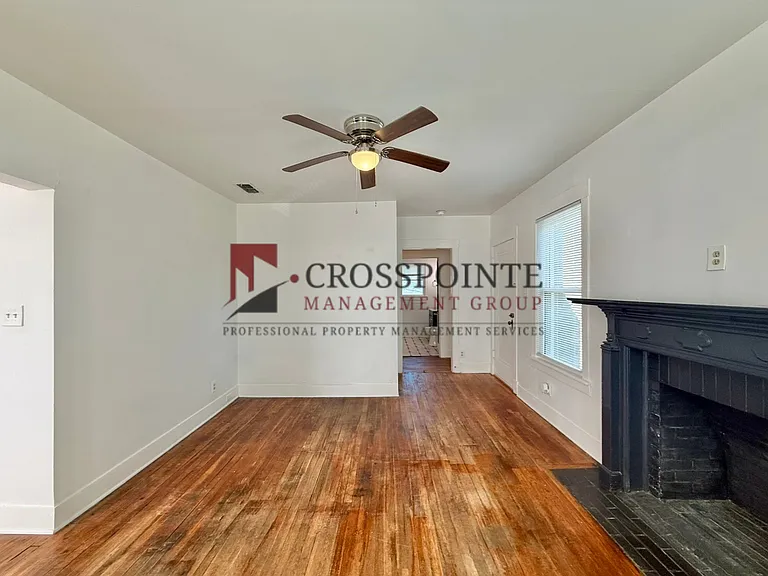 831 W Houston St — Photo 6