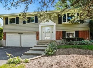 2S265 Lawler Ln, Lombard, IL 60148