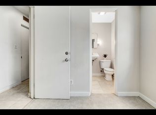36 Parkview Dr NE, Grand Rapids, MI 49503