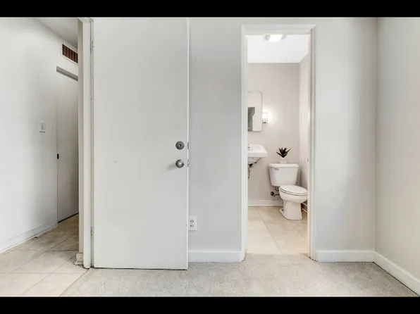 36 Parkview Dr NE, Grand Rapids, MI 49503