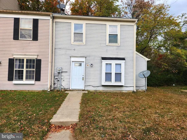 8 Chinaberry Ln, Indian Head, MD 20640