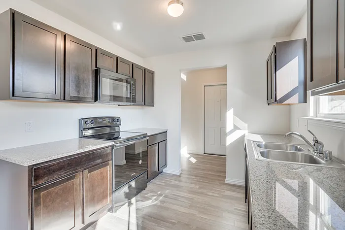 2327 Jodi Ln — Photo 11