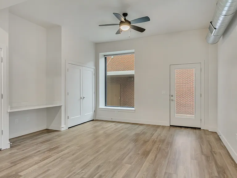 606 W North Temple St #105 — Photo 11