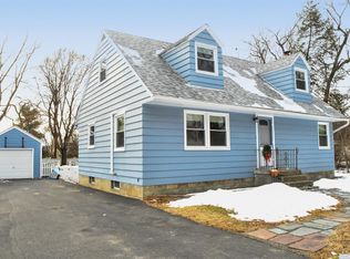 9 Eichybush Rd, Kinderhook, NY 12106