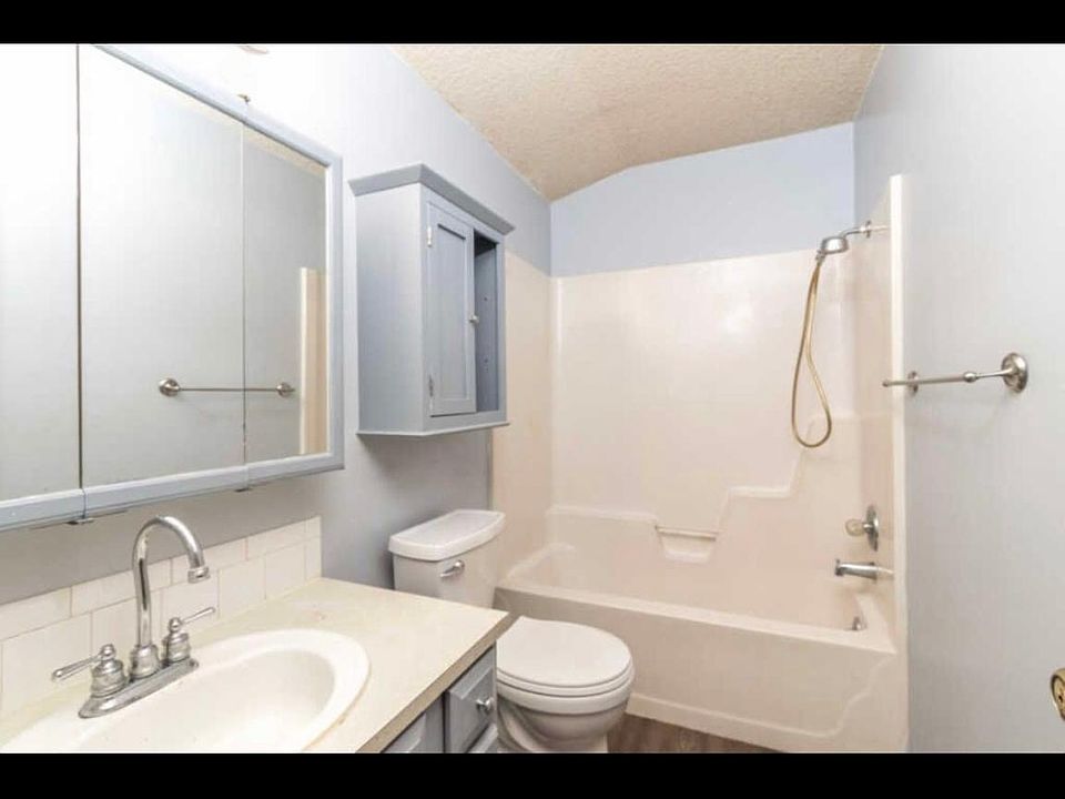 Upstairs bathroom
