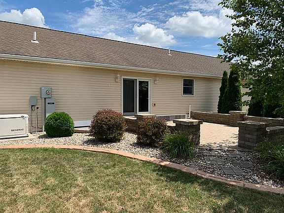 3rd image of 105 Evelyn Dr
