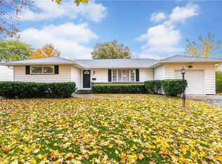 18 Redwood Dr, Rochester, NY 14617