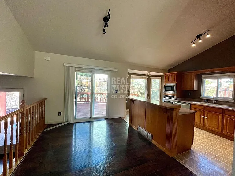 3710 Hickory Hill Dr — Photo 9
