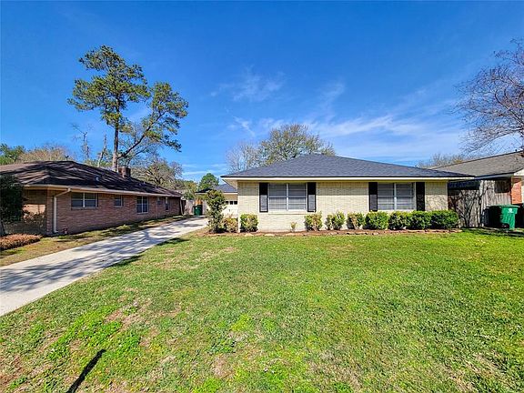 2nd image of 2122 De Milo Dr