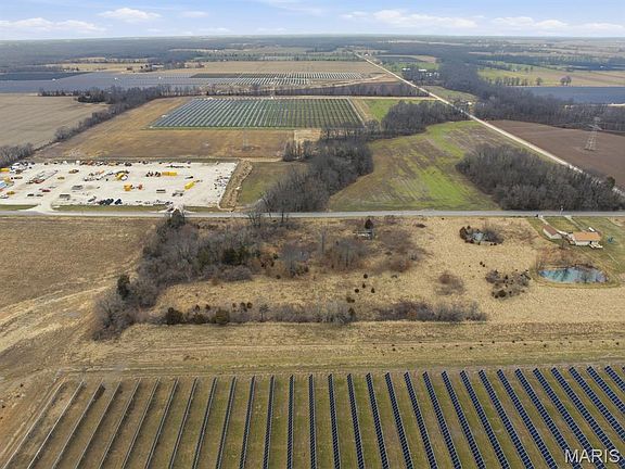 3rd image of 23372 Powerline Rd