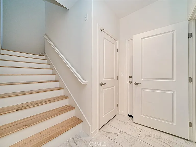261 Mayfair — Photo 19