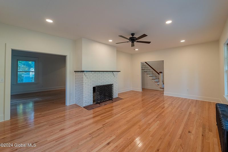 4th image of 1163 Waverly Place