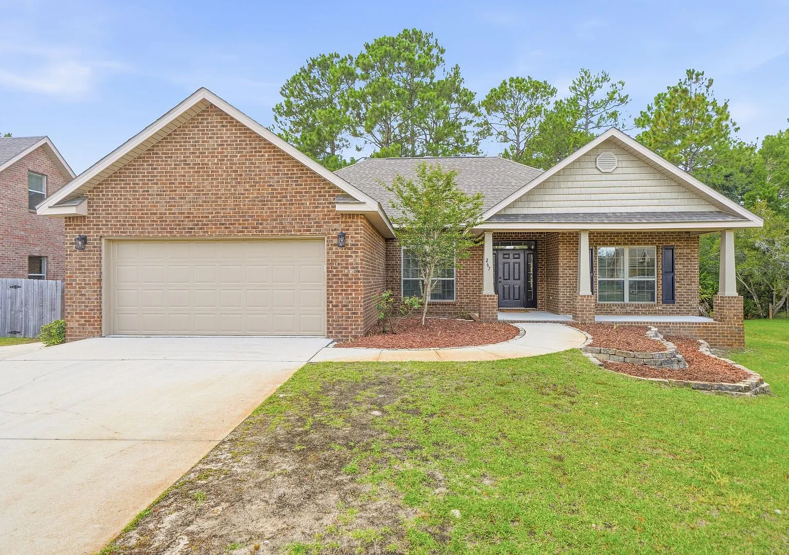 Beautiful Peach Creek Home - fresh paint, fire place, back deck, 3/2 with lots of parking — Photo 3