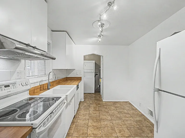 1762 Chester St — Photo 10