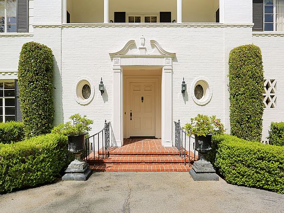4th image of 333 S Beverly Glen Blvd